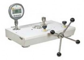 Fluke P5513-2700G-3/C Pneumatic Pressure Calibrator, 3 Gauges Accredited, 20mPa-